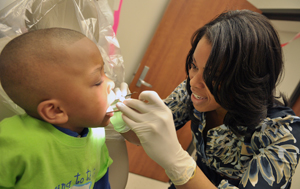 Pediatric-Dental-Assistant-School-training-with-kids